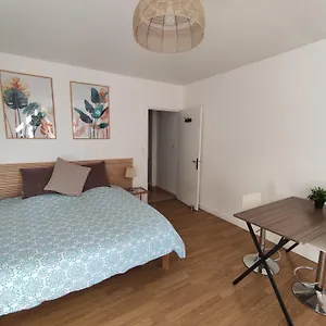 Appartement L'ecrin D'emile - Grand Meublé Au Calme, Courpiere